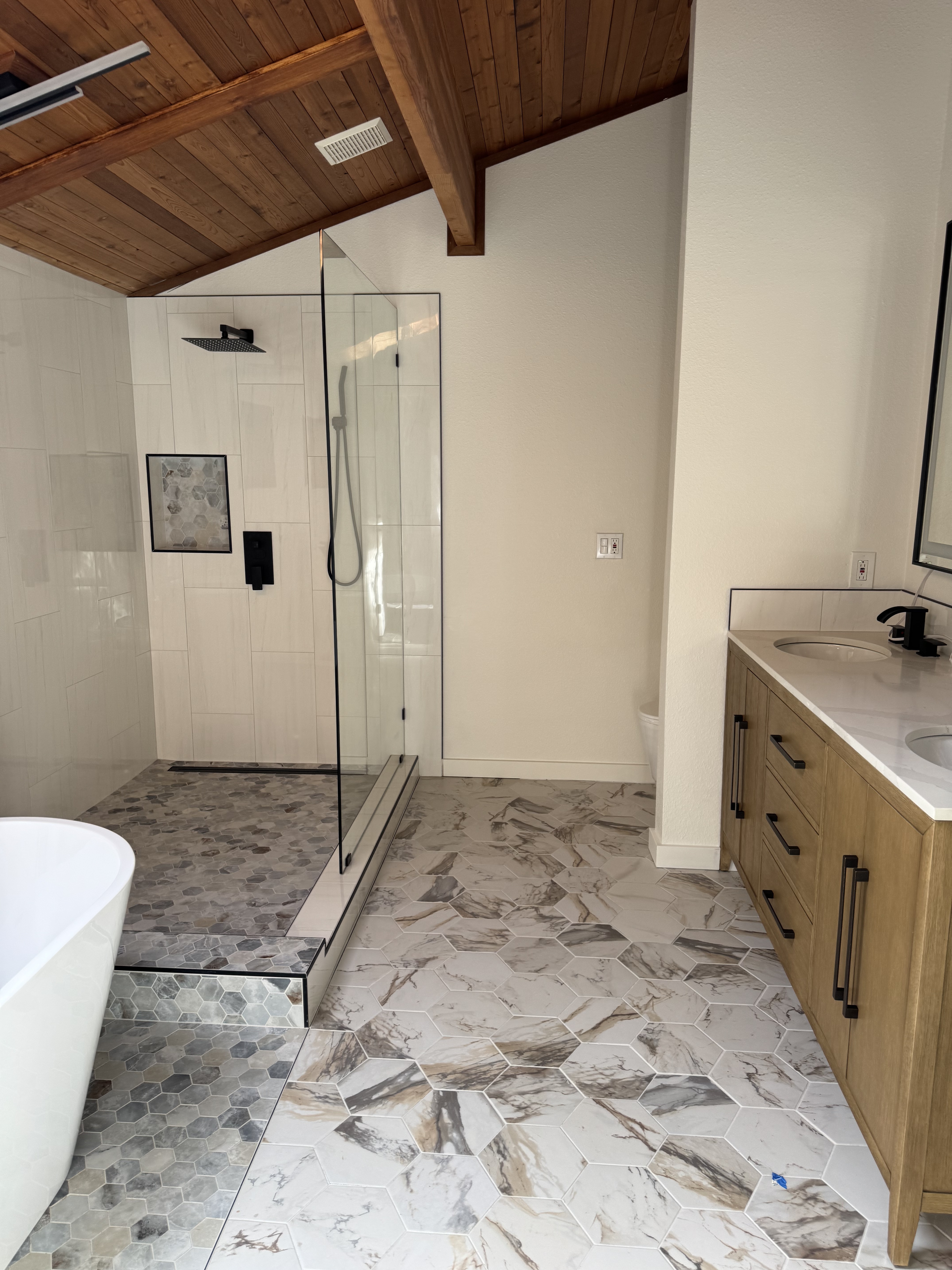 Bathroom remodeling project 7